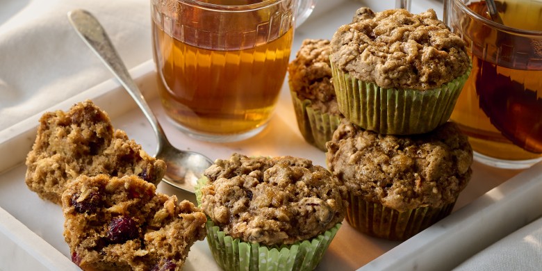 Ontbijtmuffins met cranberry, walnoten en wortel 