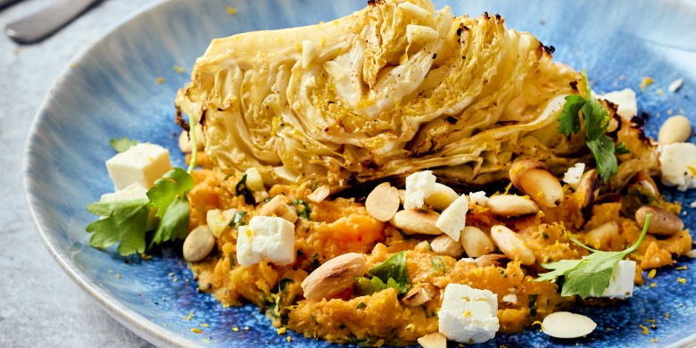 Geroosterde spitskool met zoete-aardappelpuree
