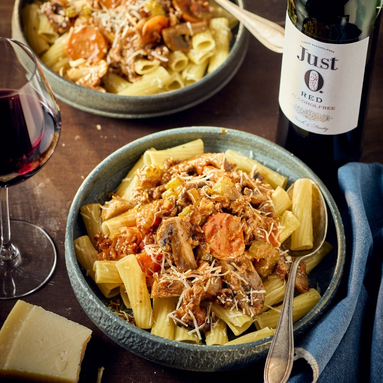 Rigatoni bolognese met paddenstoelen
