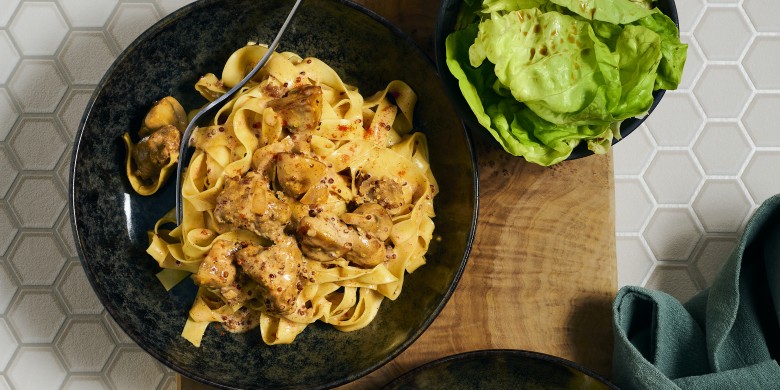 Tagliatelle stroganoff met worst 
