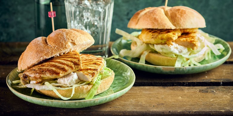 Kipburger met ricotta en maissalade 
