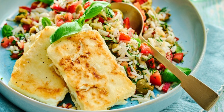 Krokant gebakken feta met kruidige rijst 