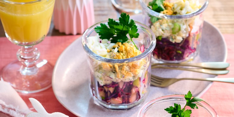 Hartige paasglaasjes met koolsalade 