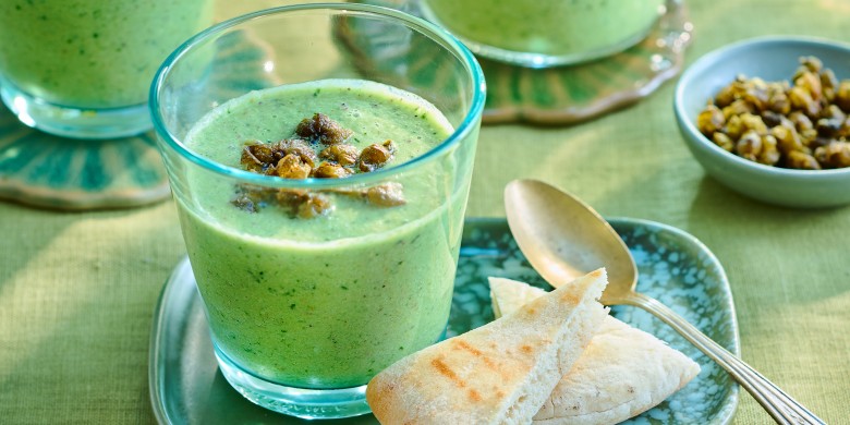 IJskoude komkommersoep met gefrituurde kappertjes