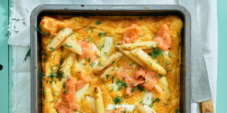 Dutch baby met asperges en gerookte zalm
