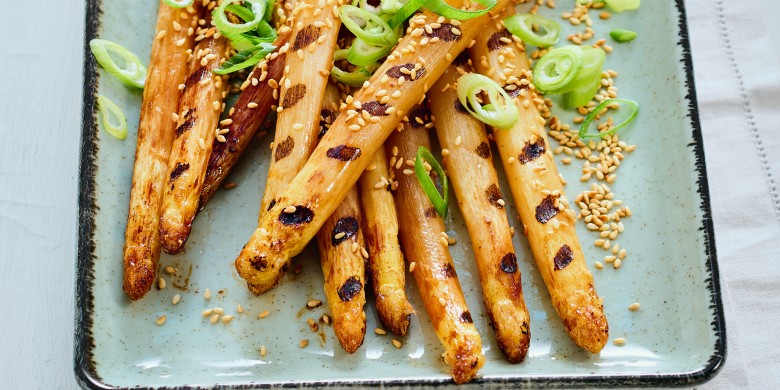 Aziatische asperges van de BBQ