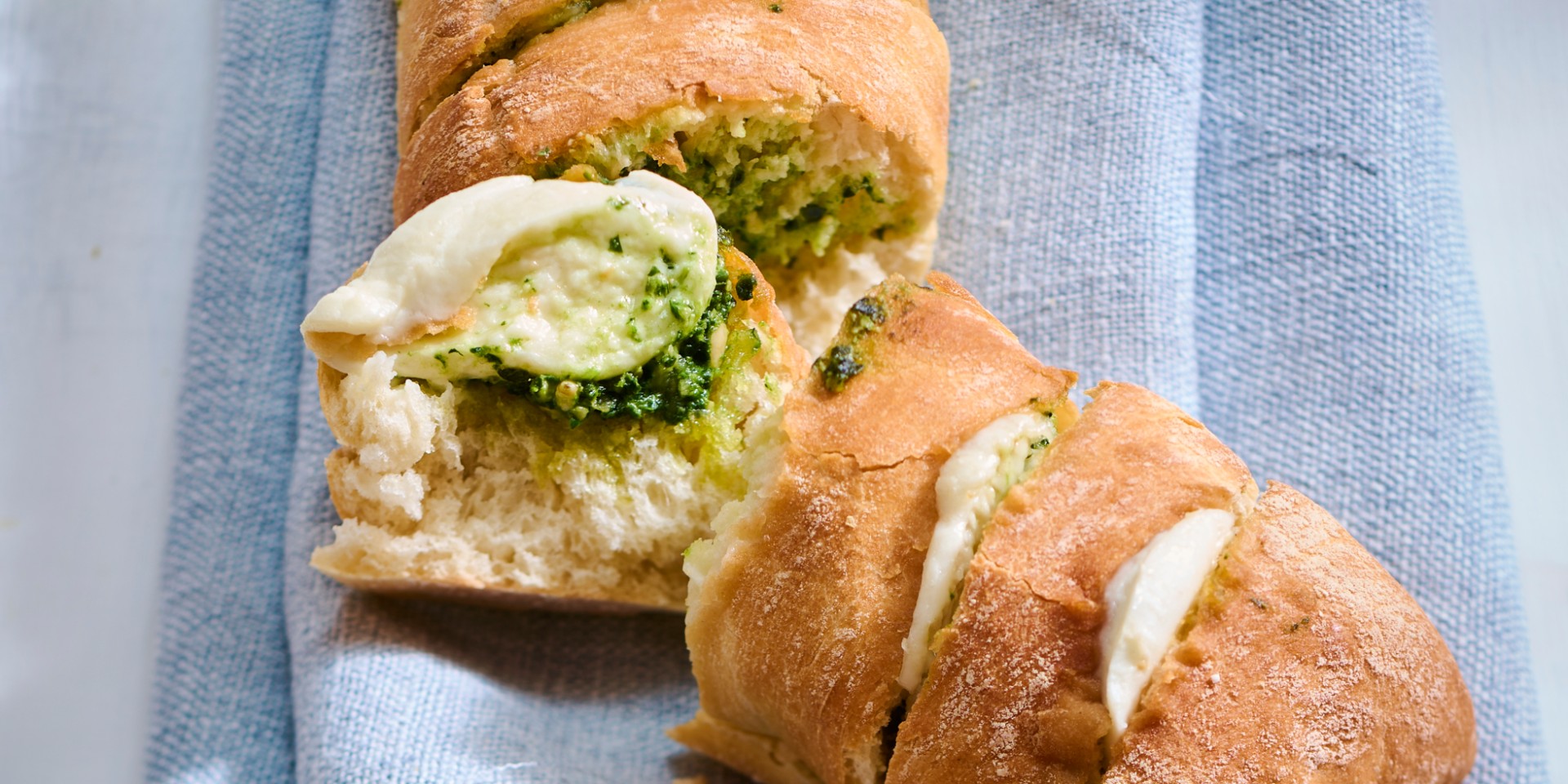 Pesto-ciabatta met mozzarella