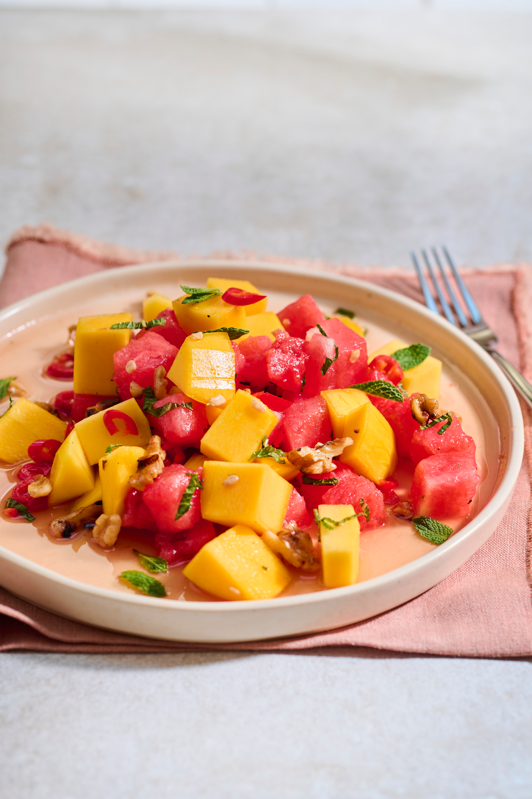 Watermeloensalade met mango en munt