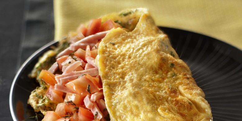 Kruidenomelet met ham en tomaat