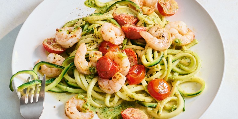 Courgetti met pesto en garnalen 