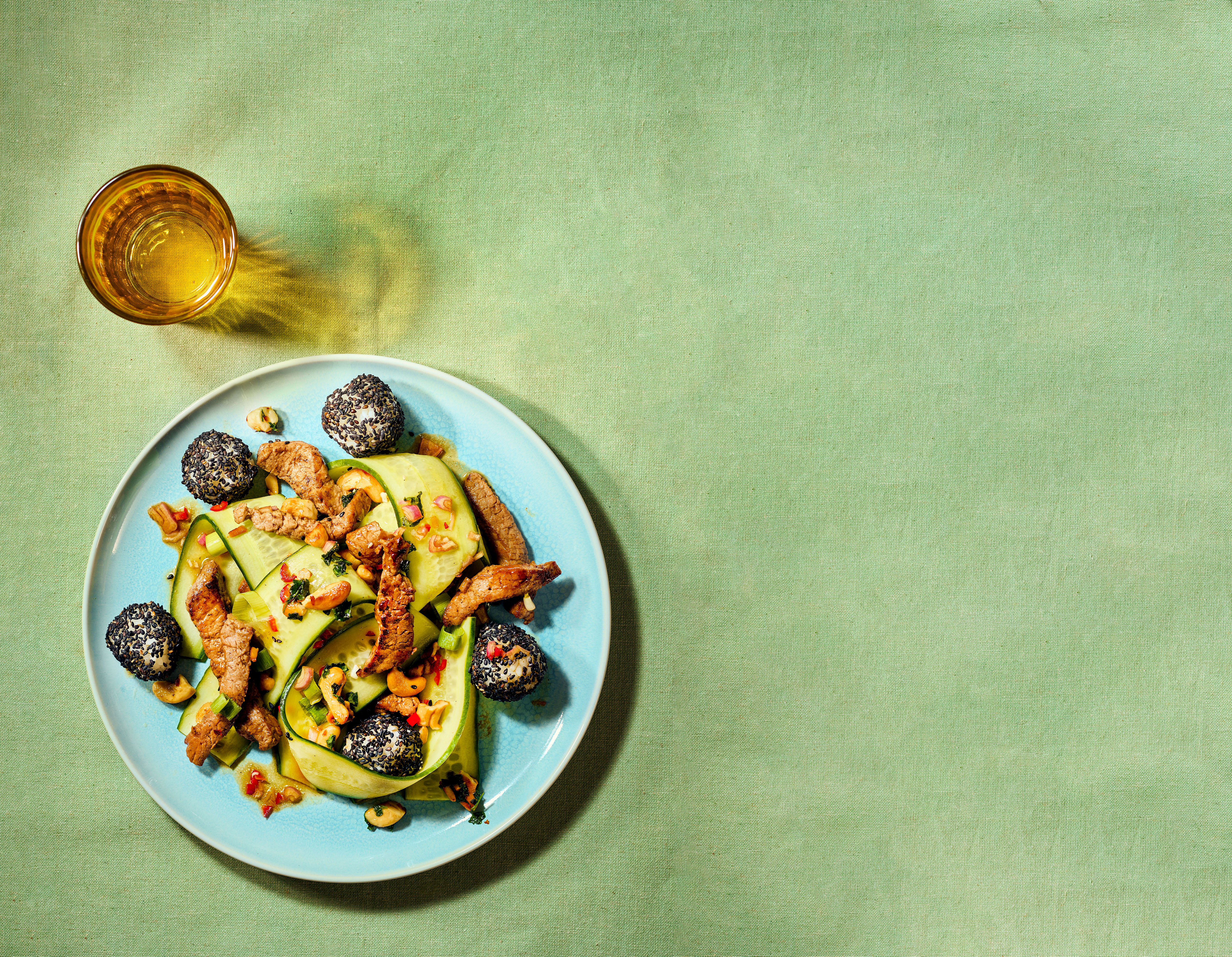 Geroosterde beefsalade met cashewnoten