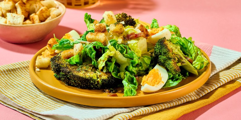 Caesarsalade met geroosterde broccoli 