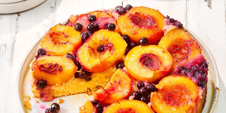 Bessen-nectarinetaart met rozemarijn 