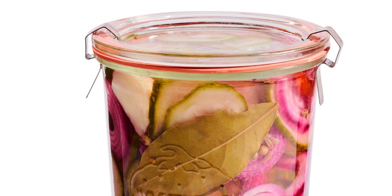 Pickles van komkommer en ui