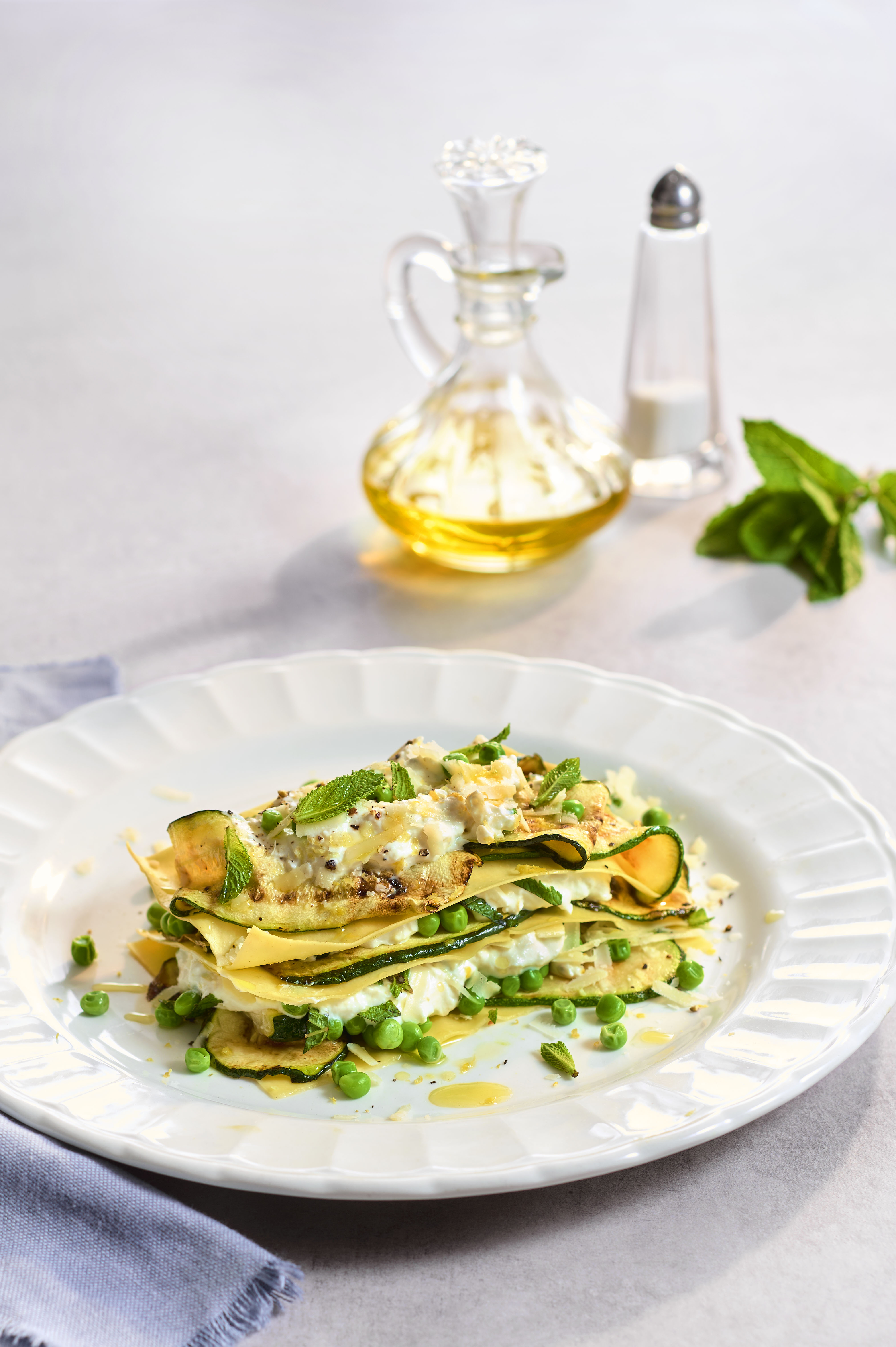 Open lasagne met gegrilde courgette, ricotta en munt