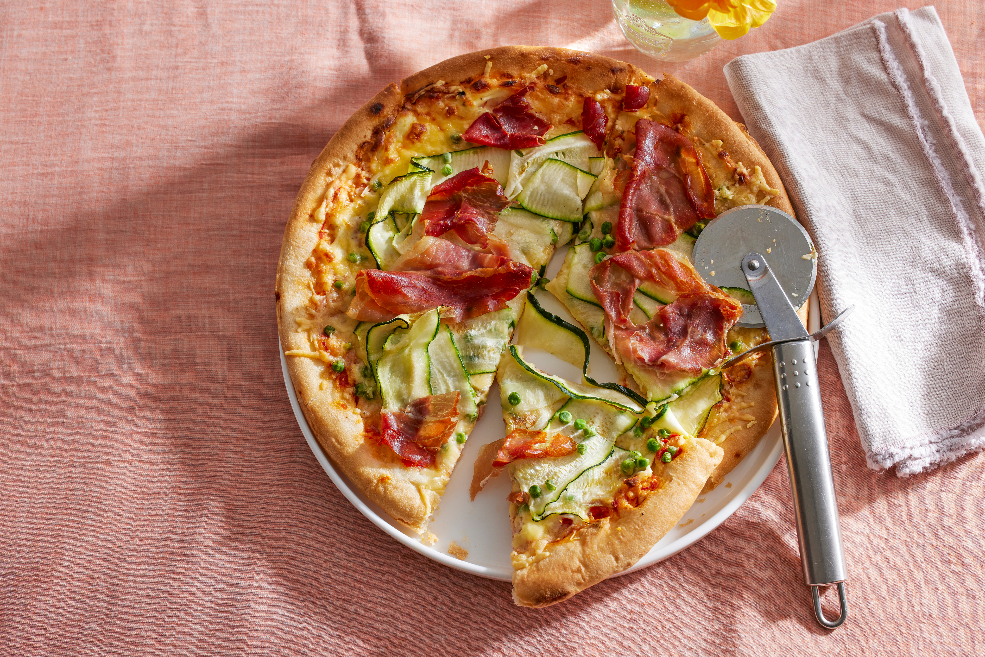 Pizza bianca met groene groenten