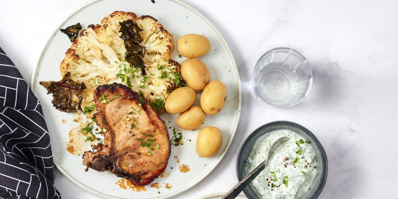 Bloemkool uit de oven met krieltjes en karbonade 