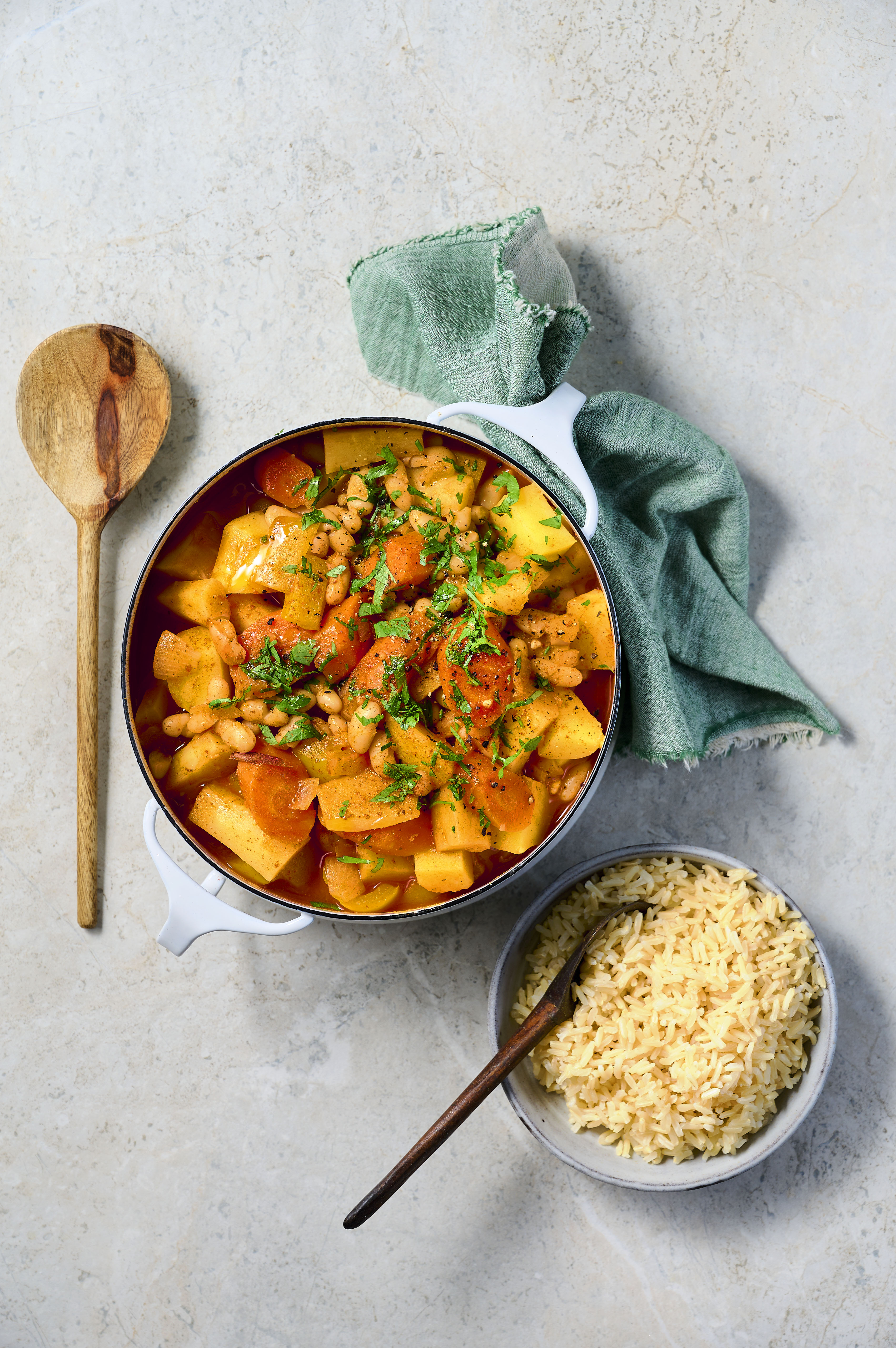 Groentegoulash met zilvervliesrijst