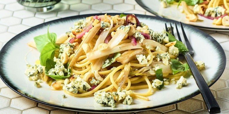 Witlofpasta met blauwe kaas 