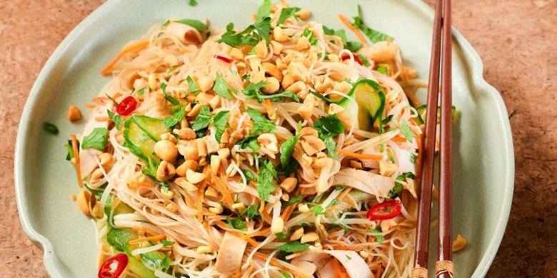 Noedelsalade met kip 