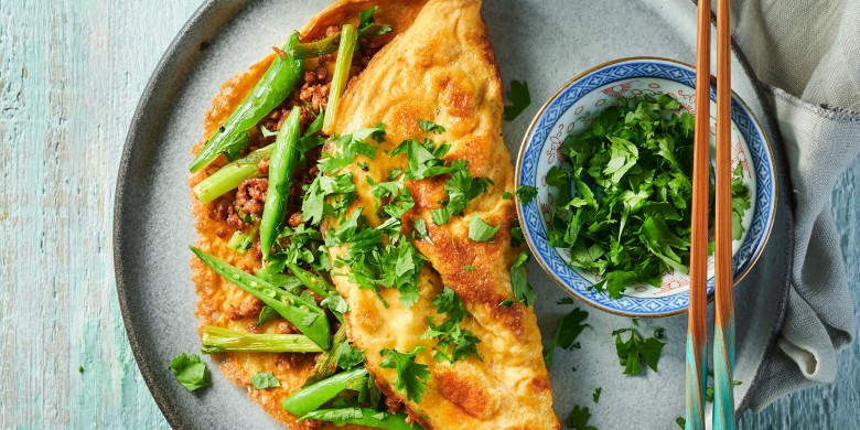 Gevulde omelet met vega-gehakt en bosui 