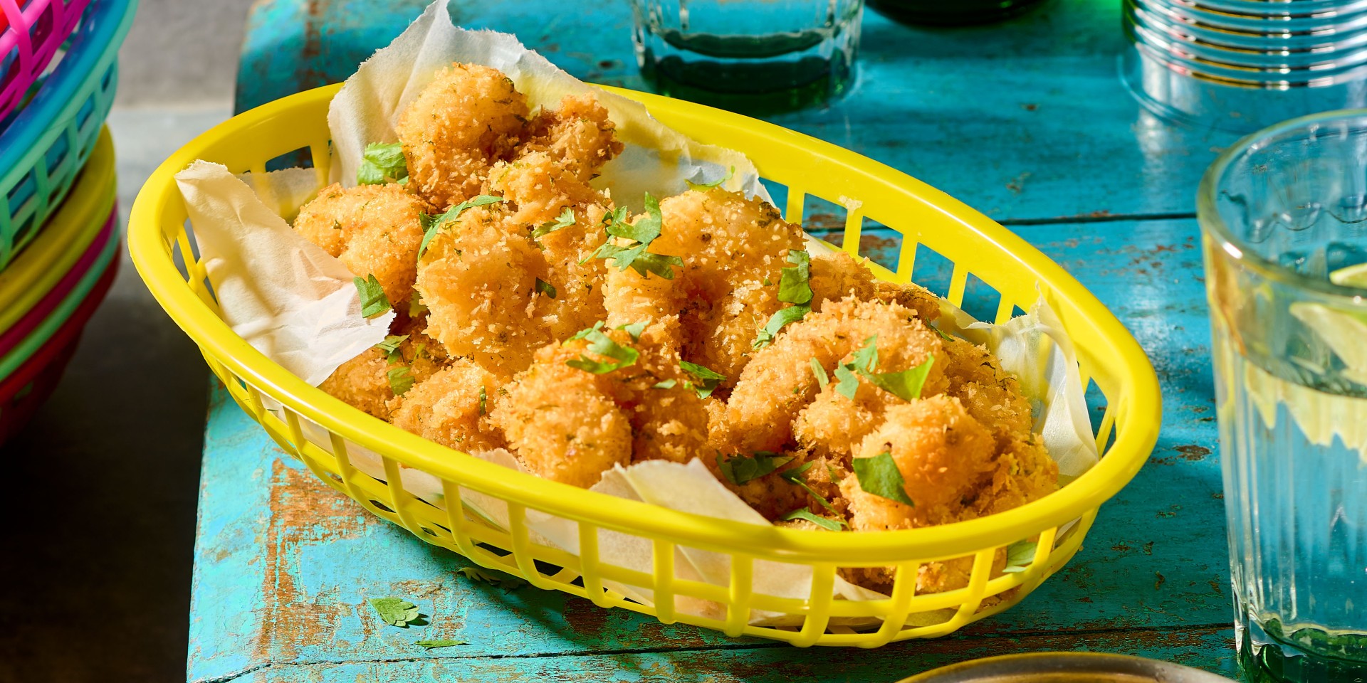 Krokante garnalen met ananas en kokos