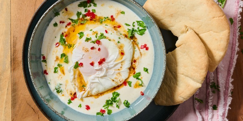 Turkse eieren met yoghurt en chili-boter 