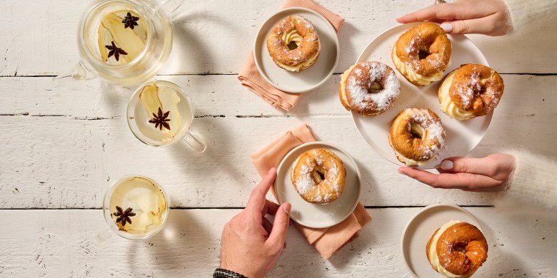 Donuts met banketbakkersroom en steranijs 