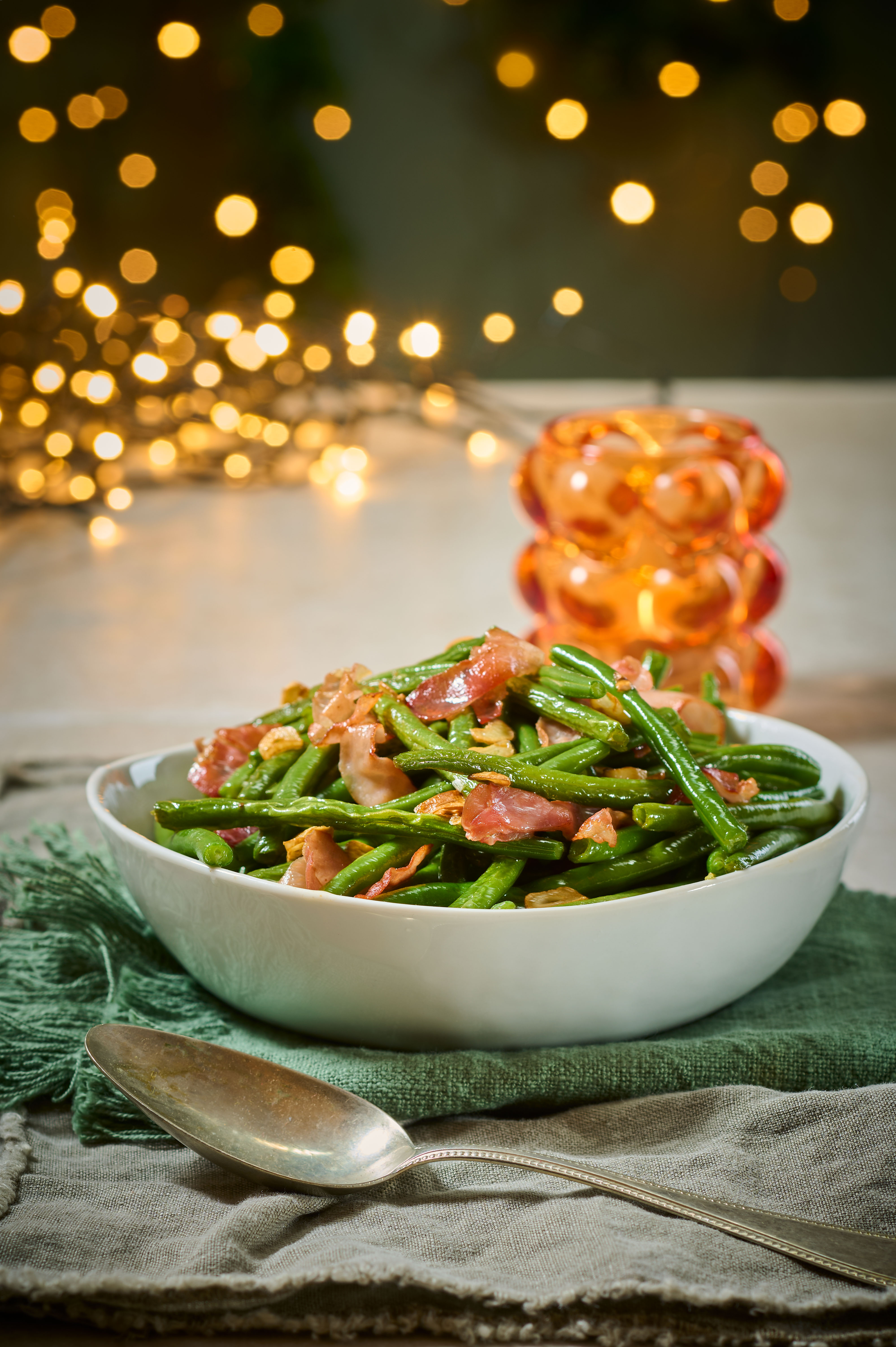 Haricots verts met crispy knoflook en rauwe ham