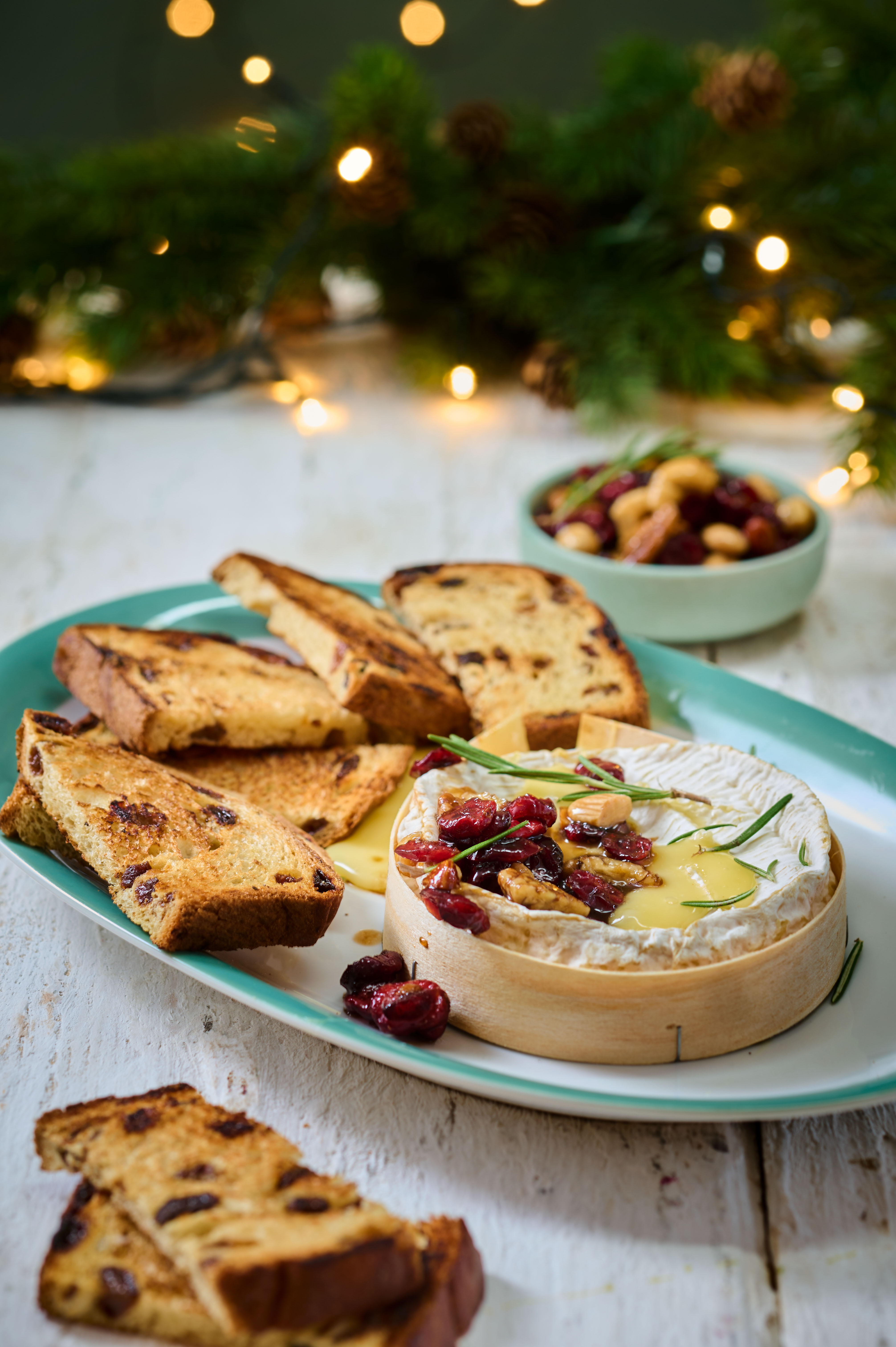 Camembert uit de oven met cranberry's en noten