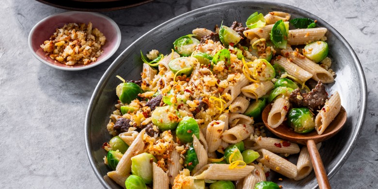 Pittige volkorenpasta met spruitjes