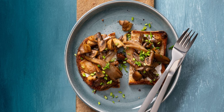 Gebakken-paddenstoelentoast met vegan roomkaas