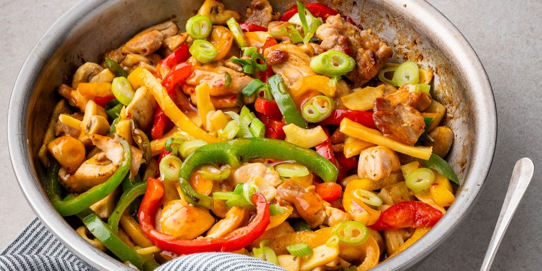 Roerbak met sweet chilisaus en kip