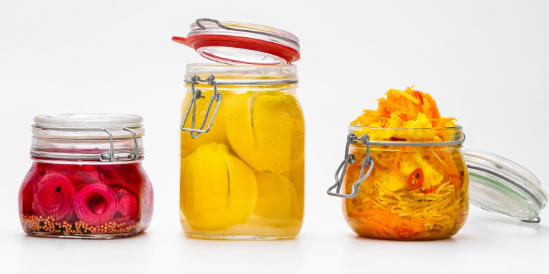 Atjar met bloemkool, wortel en tauge