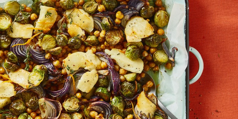 Traybake spruiten en halloumi