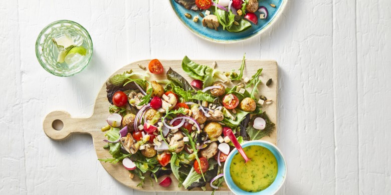 Saladeplank met homemade pittenmix