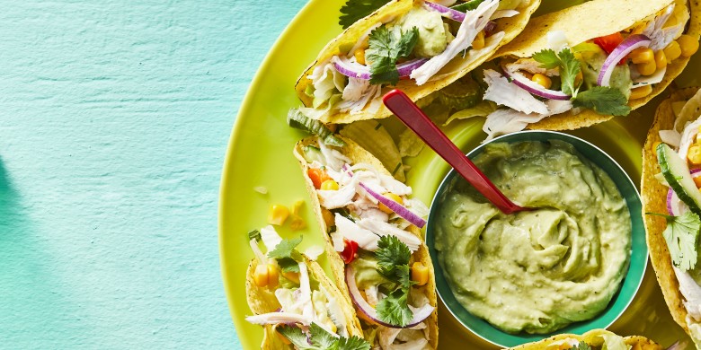 Mini taco’s met kip en avocado-aioli