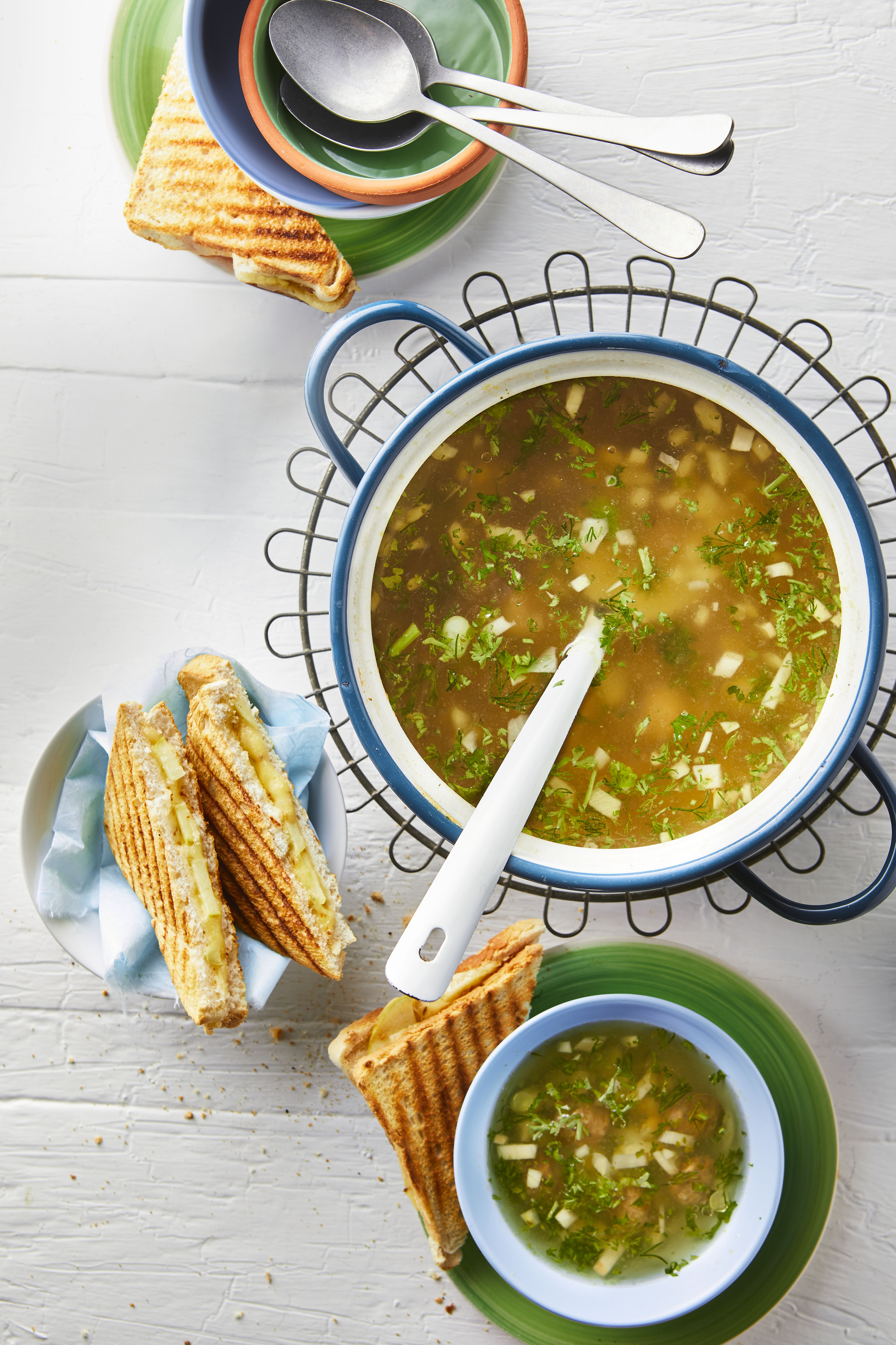 Lentebouillon met venkel en balletjes