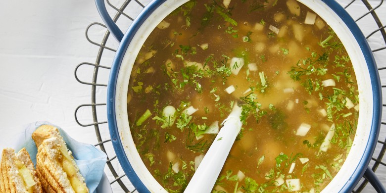 Lentebouillon met venkel en balletjes