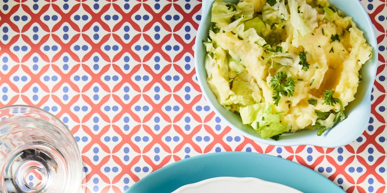 Aardappelpuree met kropsla, bieslook en krulpeterselie