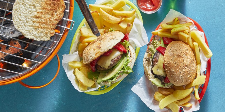 Portobelloburger met gegrilde paprika en hummus