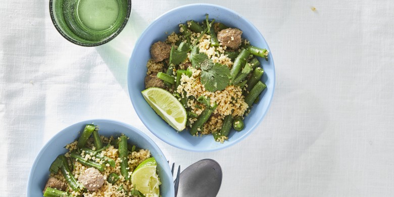 Eenpanscouscous met sperziebonen, balletjes en koriander