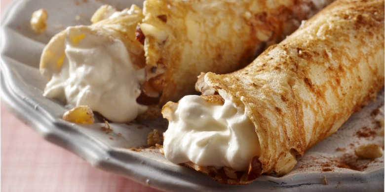 Notenpannenkoek met koekkruiden en roomvulling