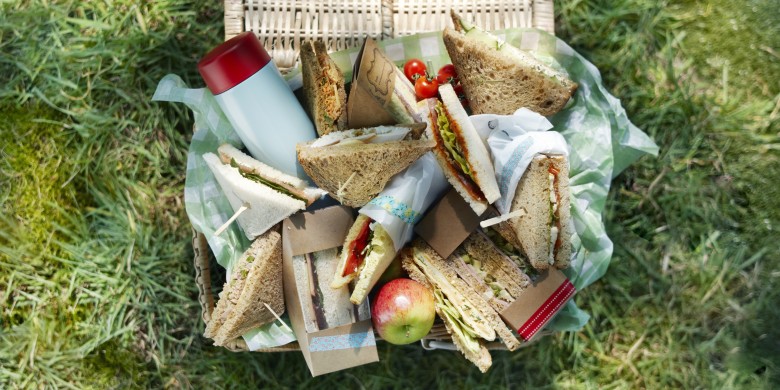 Omelet met brokkelkaas en bosui