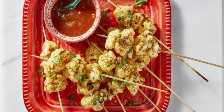 Vadouvan-bloemkoolroosjes met mangochutney