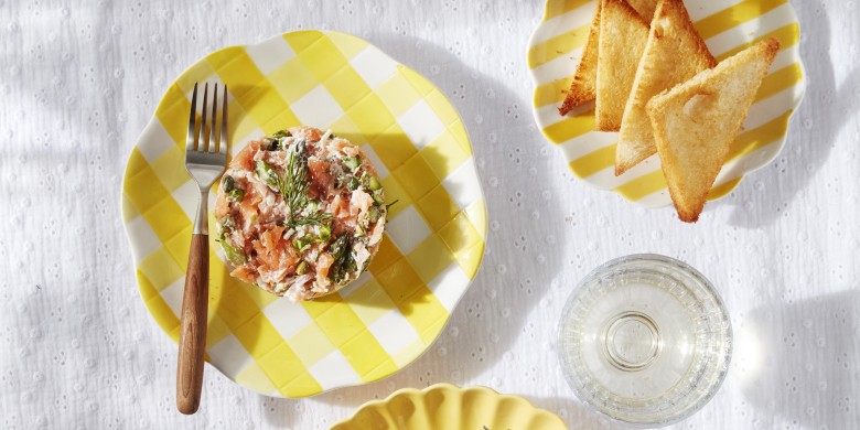 Tartaar van gegrilde groene asperge en zalm 