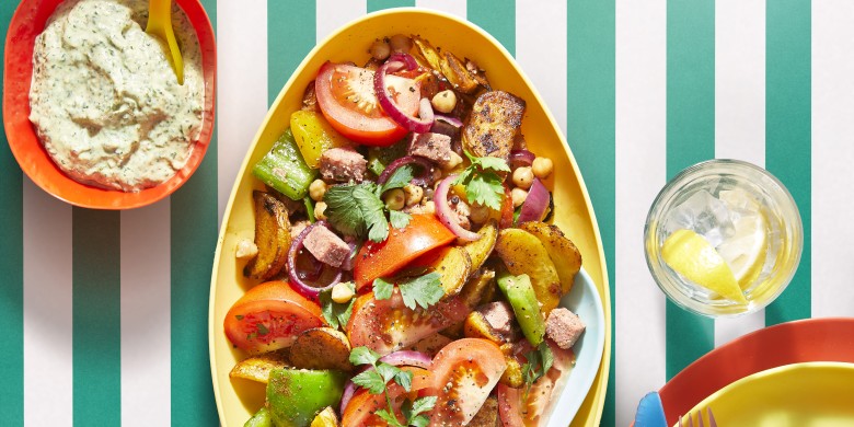 Aardappelschotel met kikkererwten & corned beef