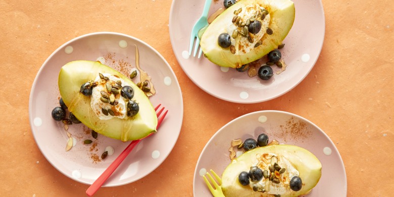 Meloen met kwark, blauwe bessen en pittengranola