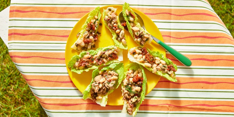Witte bonensalade met dille, tonijn & krokante kappertjes