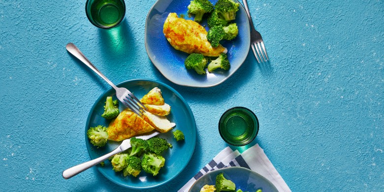 Broccoli met kerrie-kip uit de stoomoven